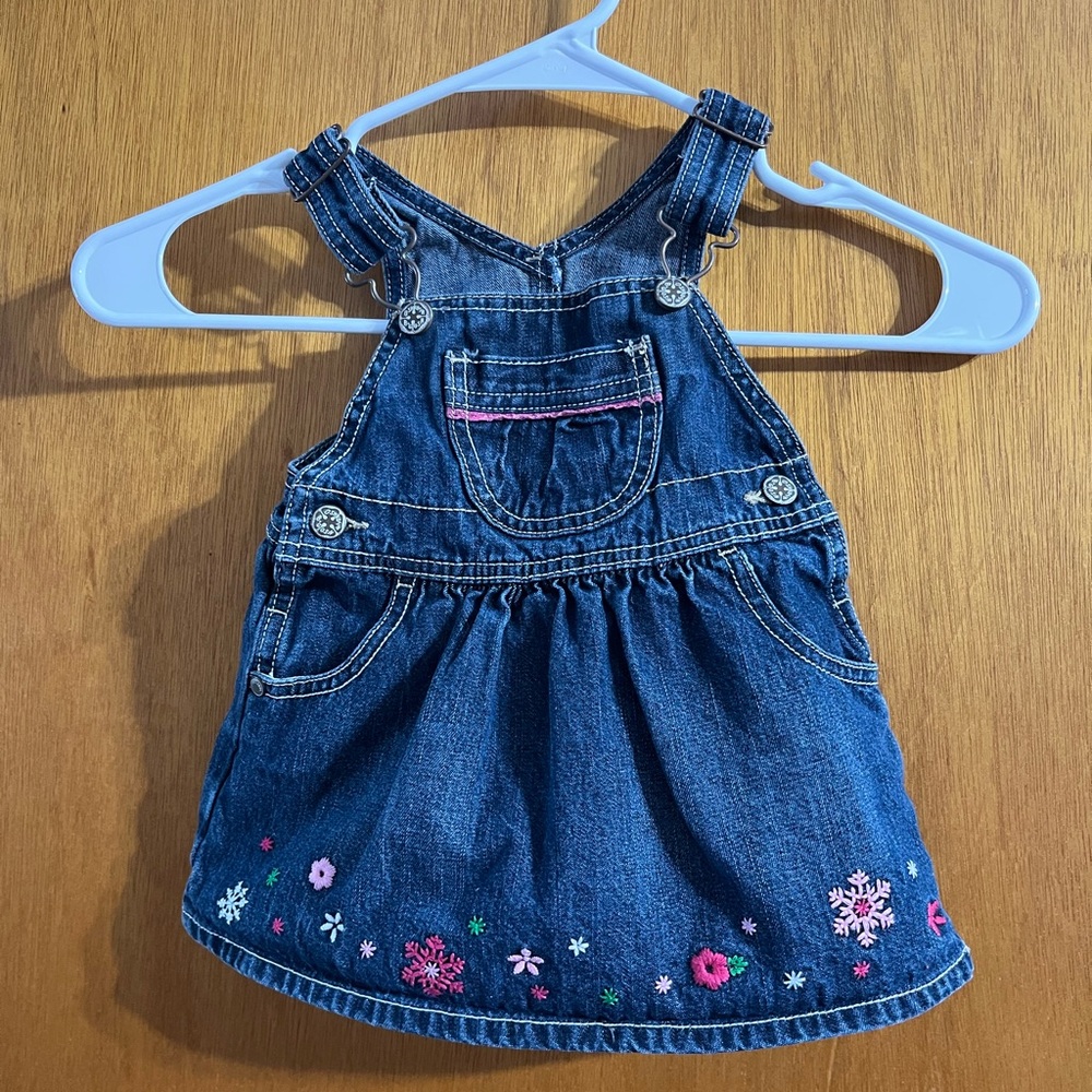 Vintage OshKosh B’gosh Girl’s Pink Snowflake Embroidered Denim Overall Dress - Picture 1 of 12